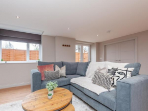 Pass the Keys Luxurious Retreat with Workspace